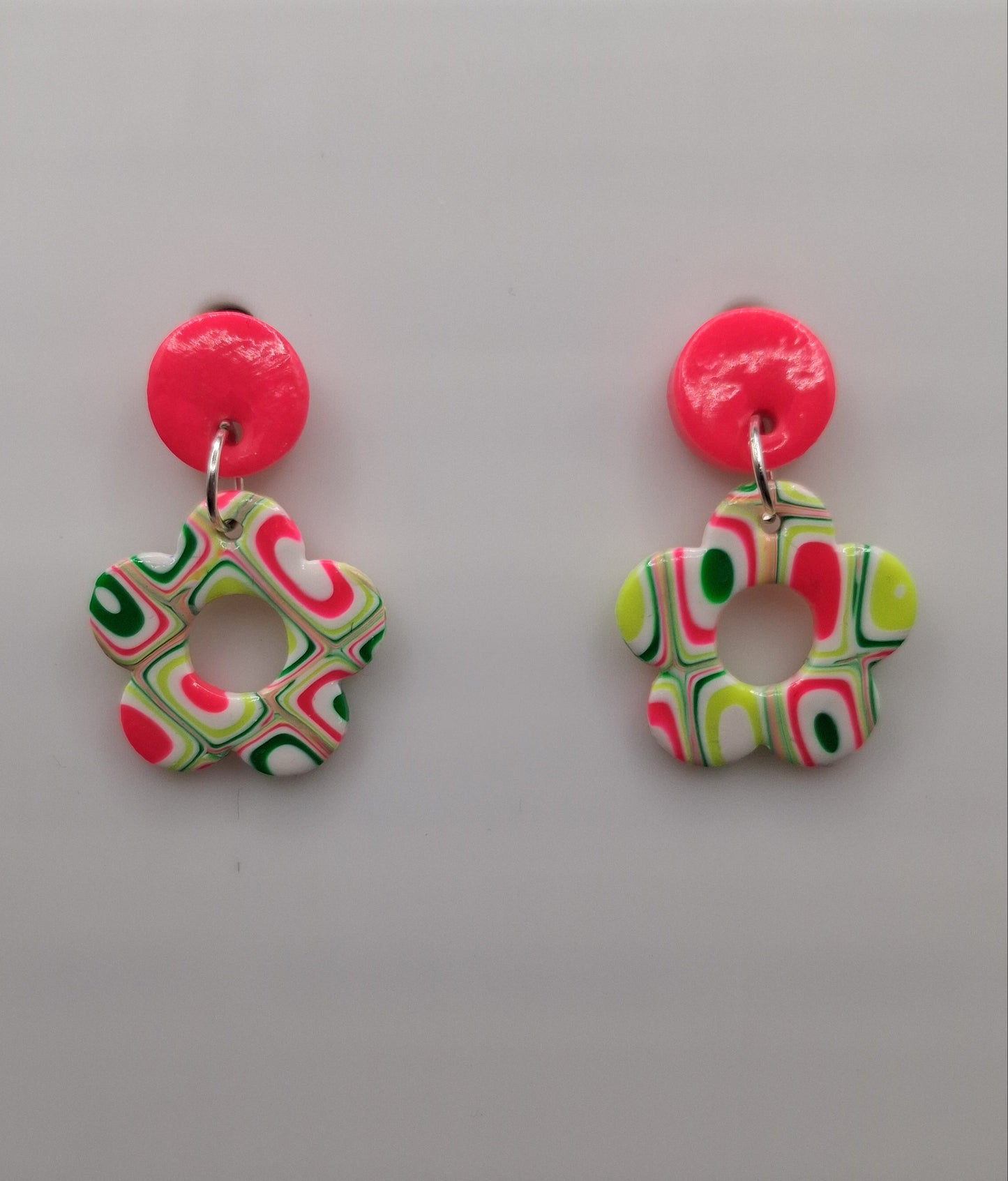 Retro Squares - Hot Pink Studs + Flowers